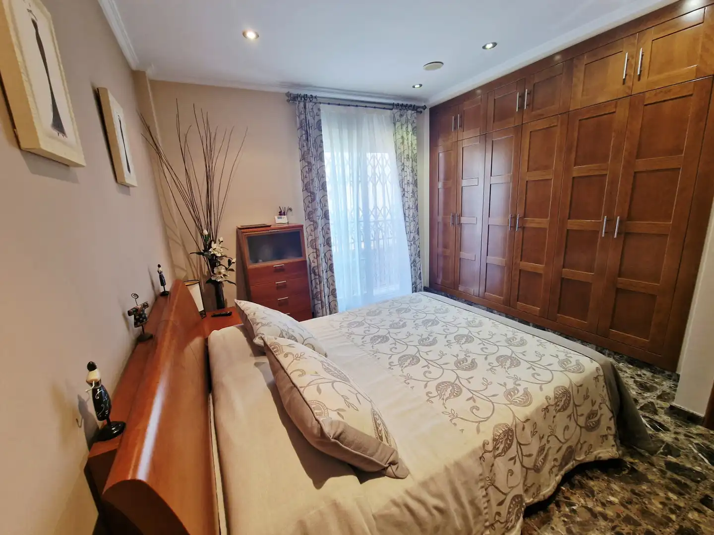 Habitación de Piso de alquiler en Vila-real con Calefacción, Trastero y Amueblado