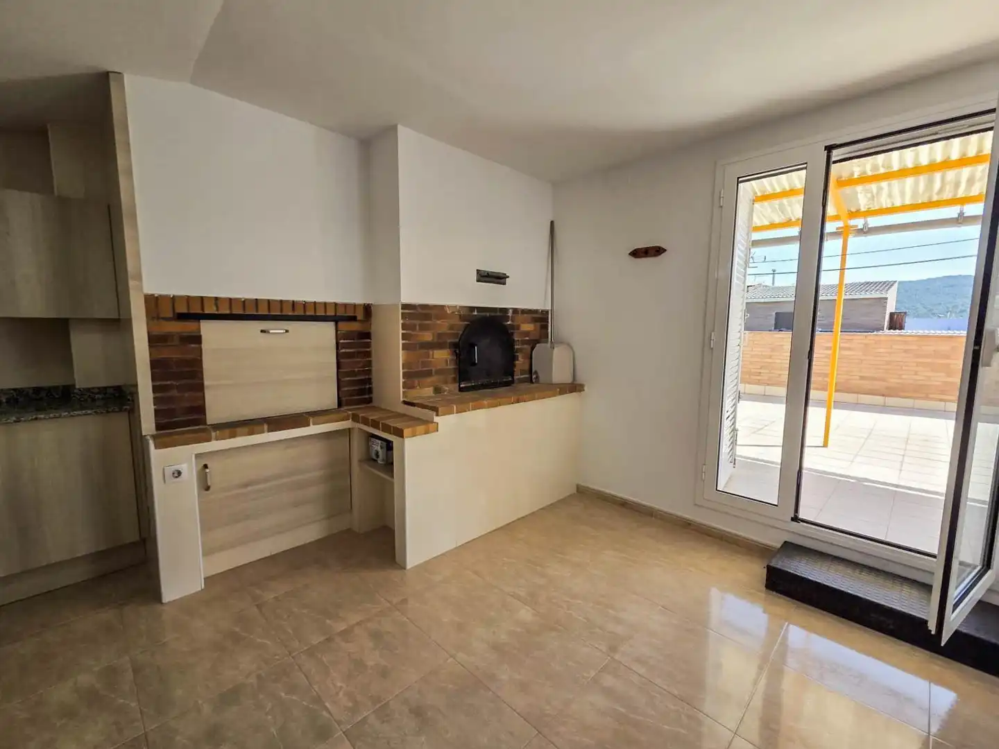 Küche von Einfamilien-Reihenhaus zum Verkauf in Vilanova del Camí mit Heizung, Terrasse und Abstellraum