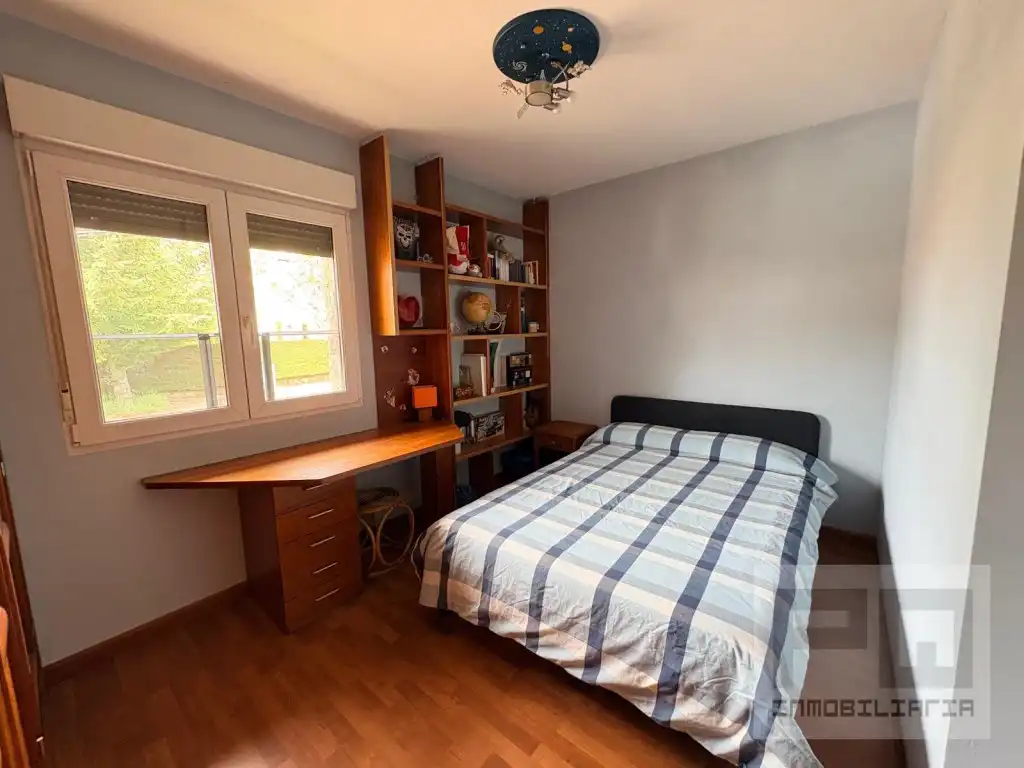 Schlafzimmer von Haus oder Chalet zum Verkauf in Las Navas del Marqués  mit Ofen, Waschmaschine und Mikrowelle