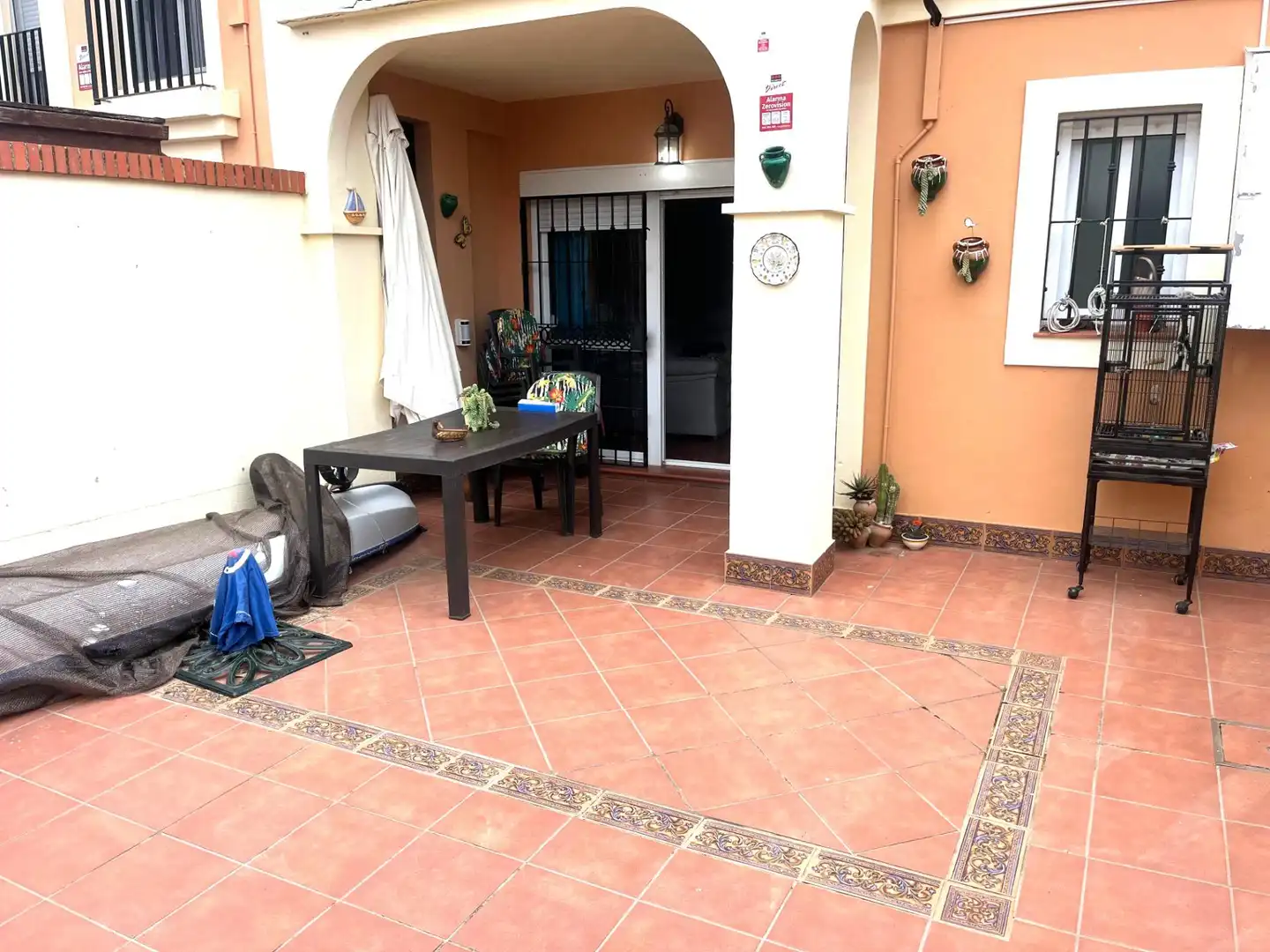 Terrasse von Einfamilien-Reihenhaus zum Verkauf in El Portil mit Möbliert und Balkon