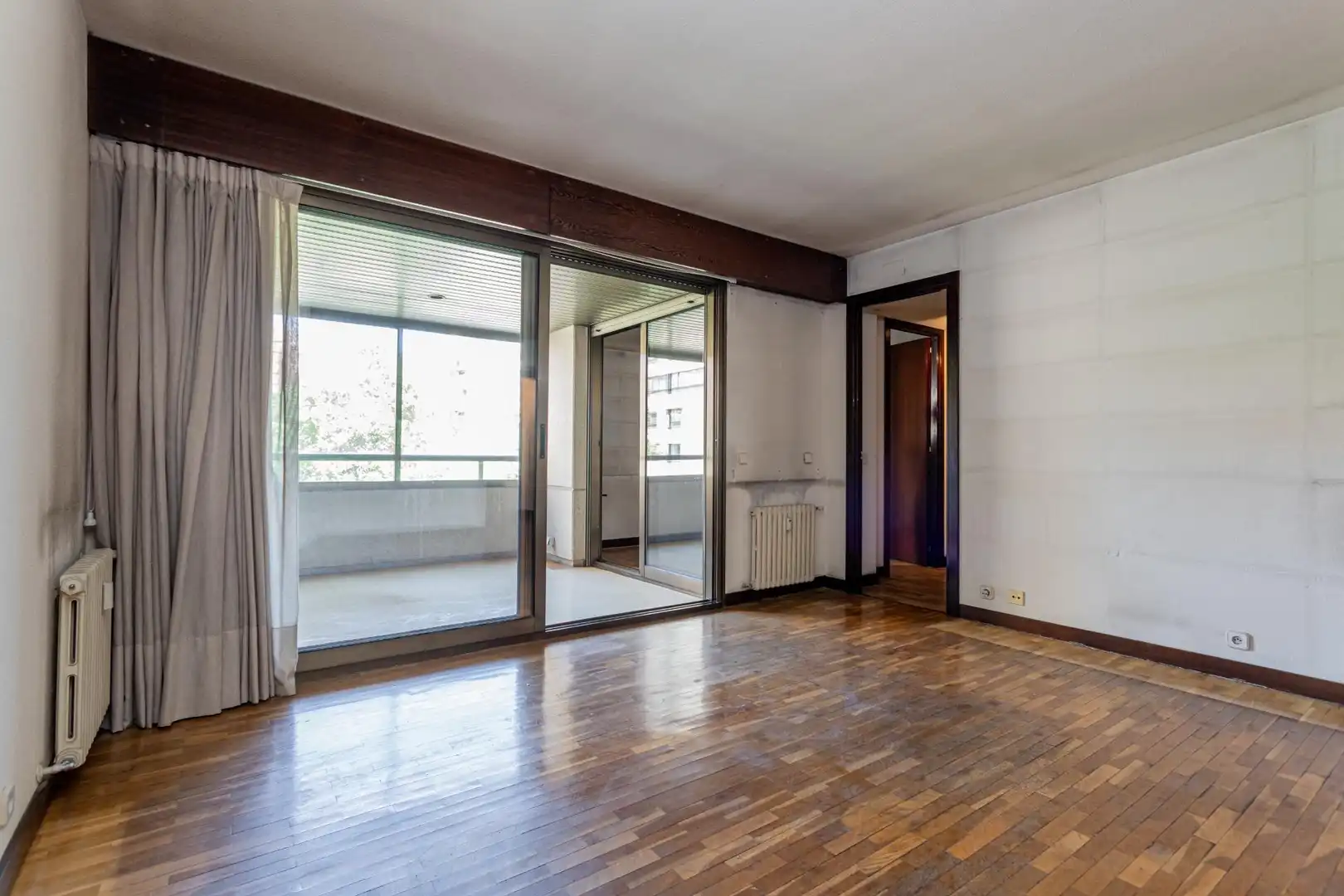 Bedroom of Flat for sale in Madrid  with Heating, Parquet flooring and Community pool