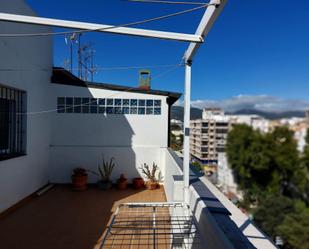 Vista exterior de Àtic en venda en Algeciras amb Aire condicionat i Terrassa