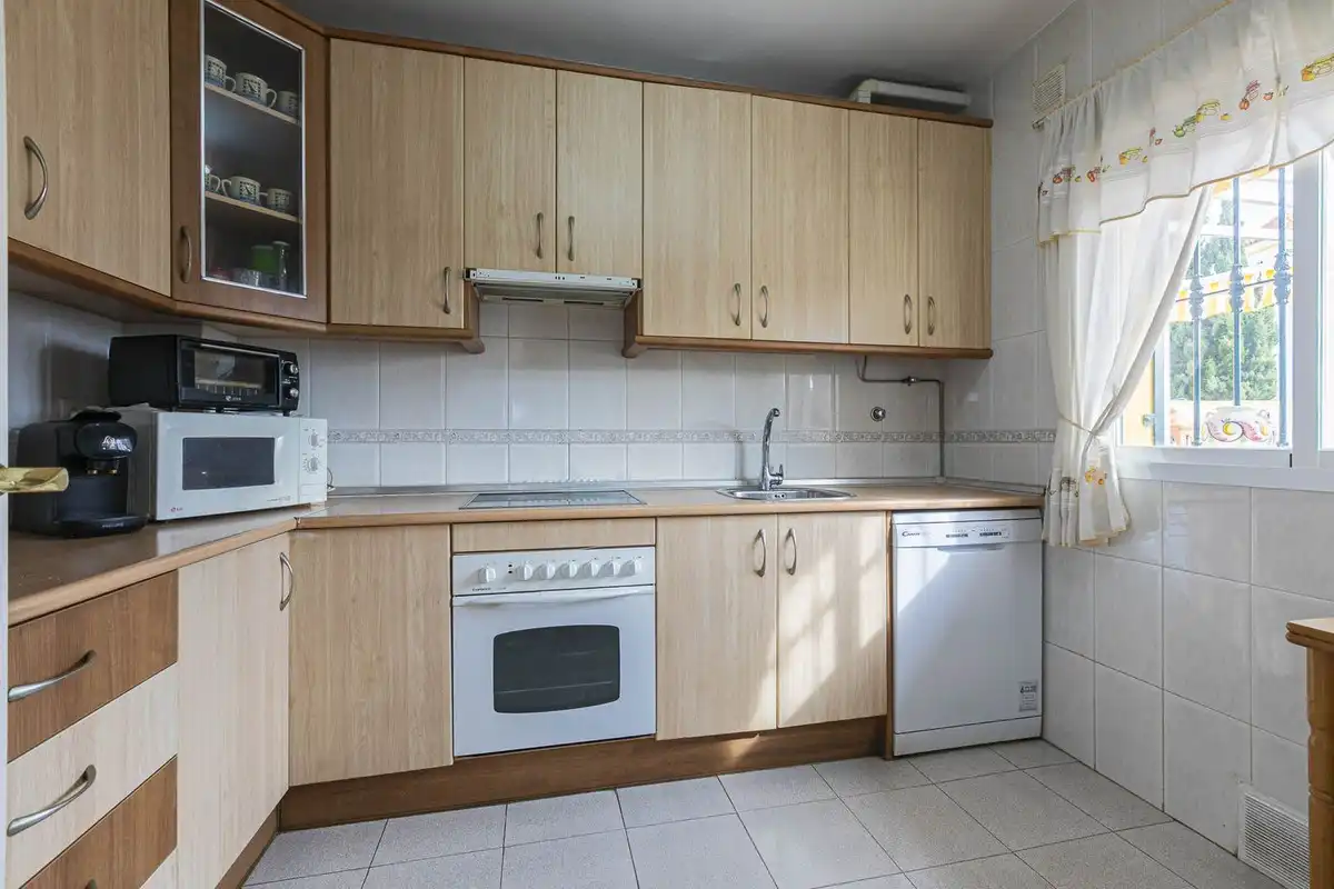 Cuina de Casa adosada en venda en Marbella amb Terrassa i Traster