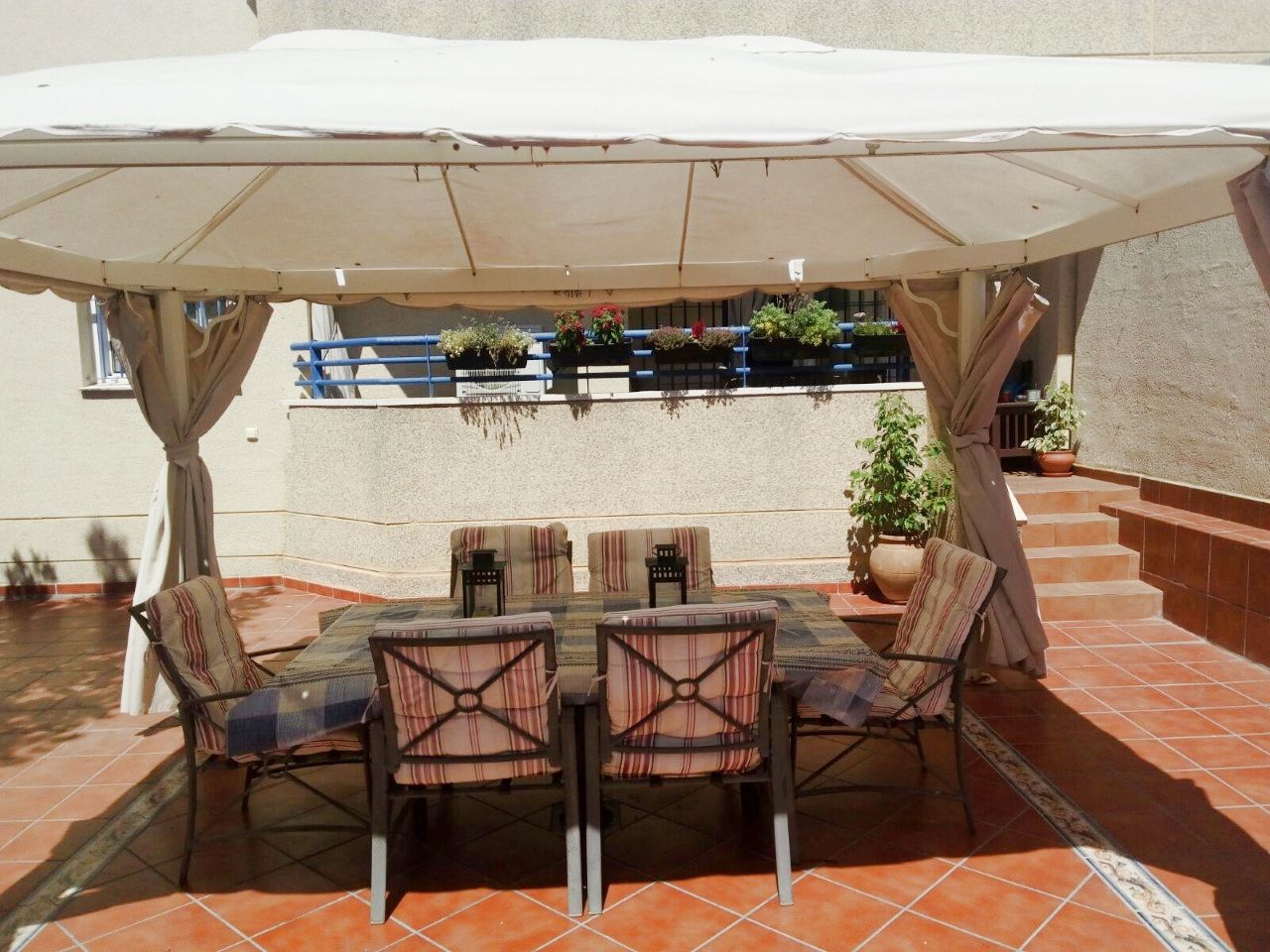 Flat to rent in Calle Rosa de los Vientos, El Pino - Bajo de Guía