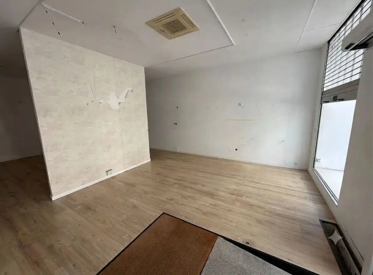 Commercial properties for rent in Vigo   with Air Conditioner, Internet and Alarm