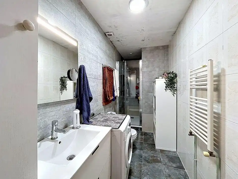 Baño de Apartamento en venta en Barcelona con Aire acondicionado, Calefacción y Parquet