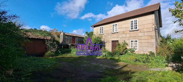 Casa-chalet en Venta en Oleiros