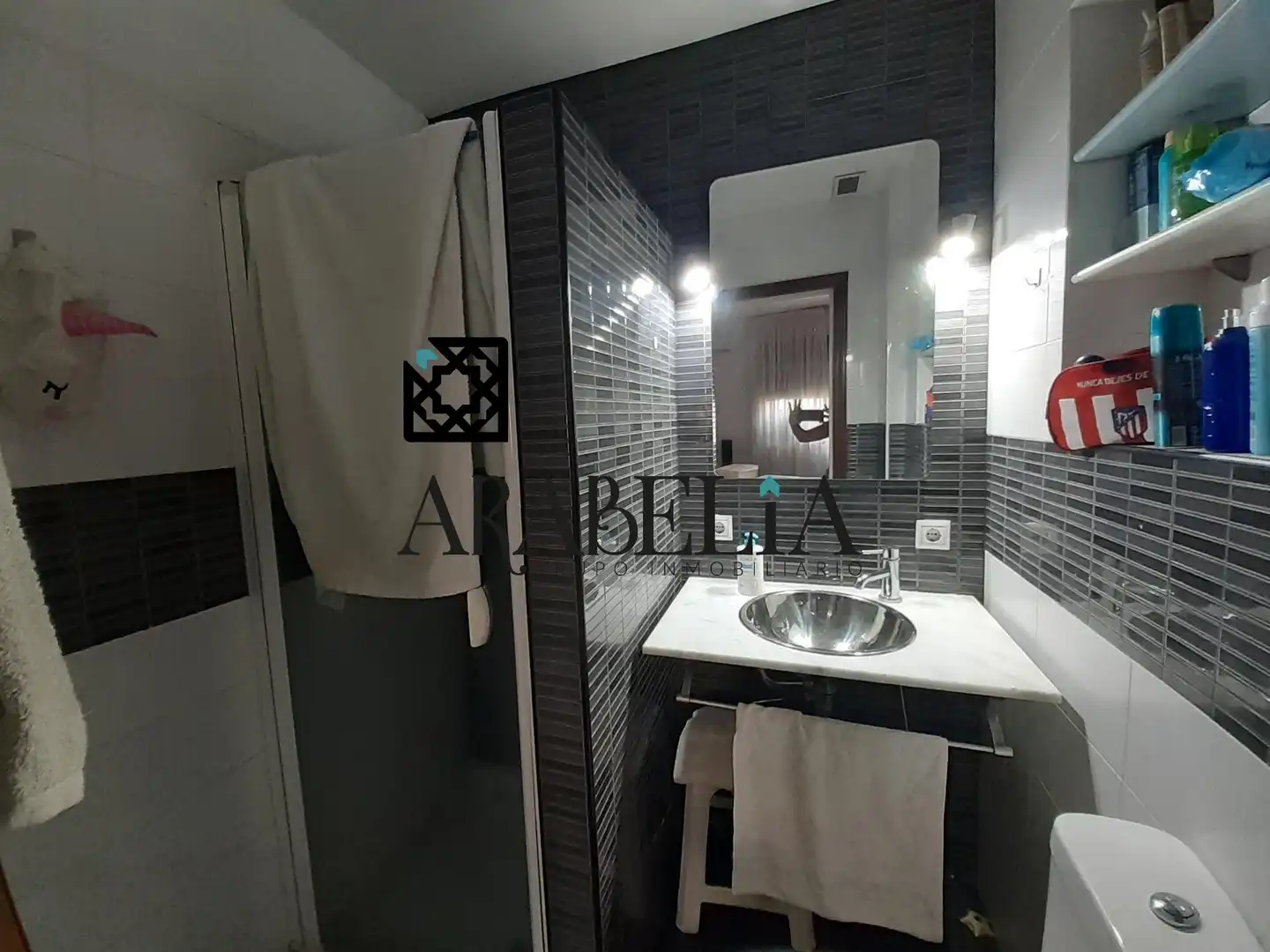 Bathroom of Flat for sale in Córdoba  with Air Conditioner, Terrace and Alarm