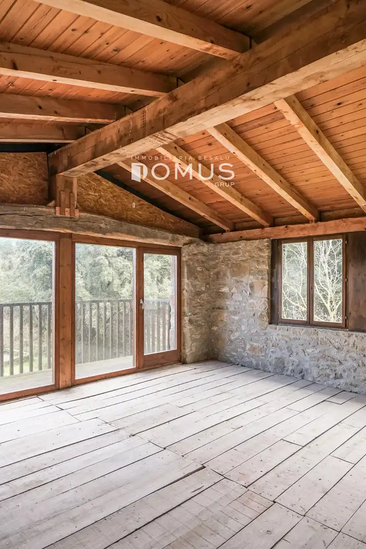 Habitación de Finca rústica en venta en Santa Pau con Calefacción, Parquet y Piscina