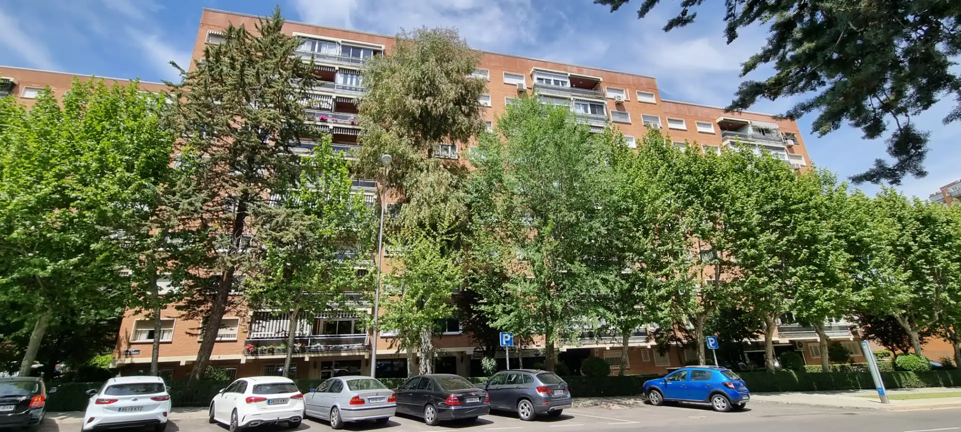 Vista exterior de Pis en venda en Madrid amb Calefacció, Traster i Forn