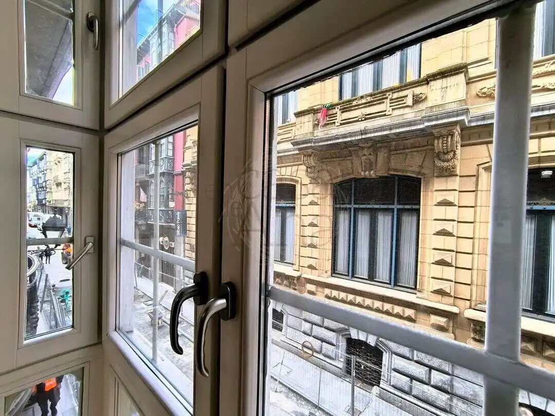 Außenansicht von Büro zur Miete in Bilbao  mit Heizung