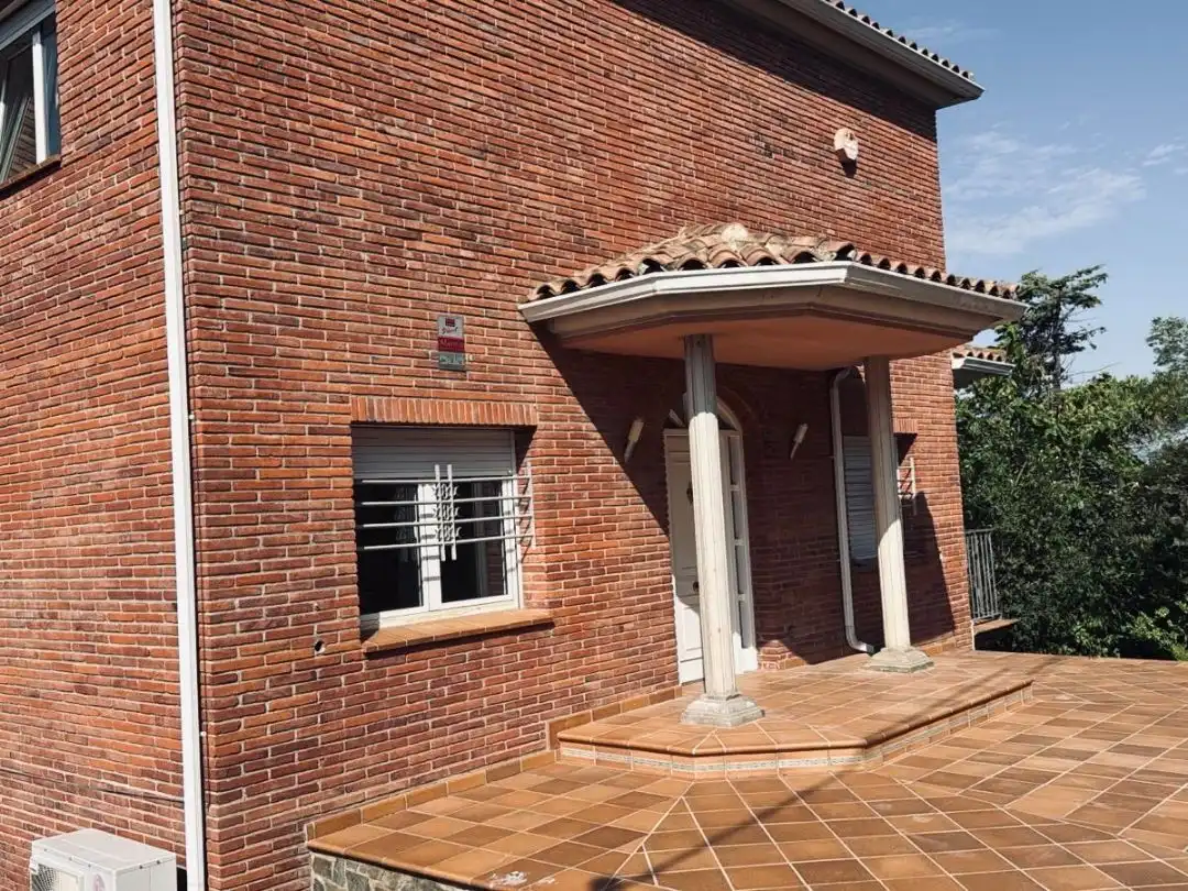 Xalet amb piscina de lloguer a Carrer de Girona 22