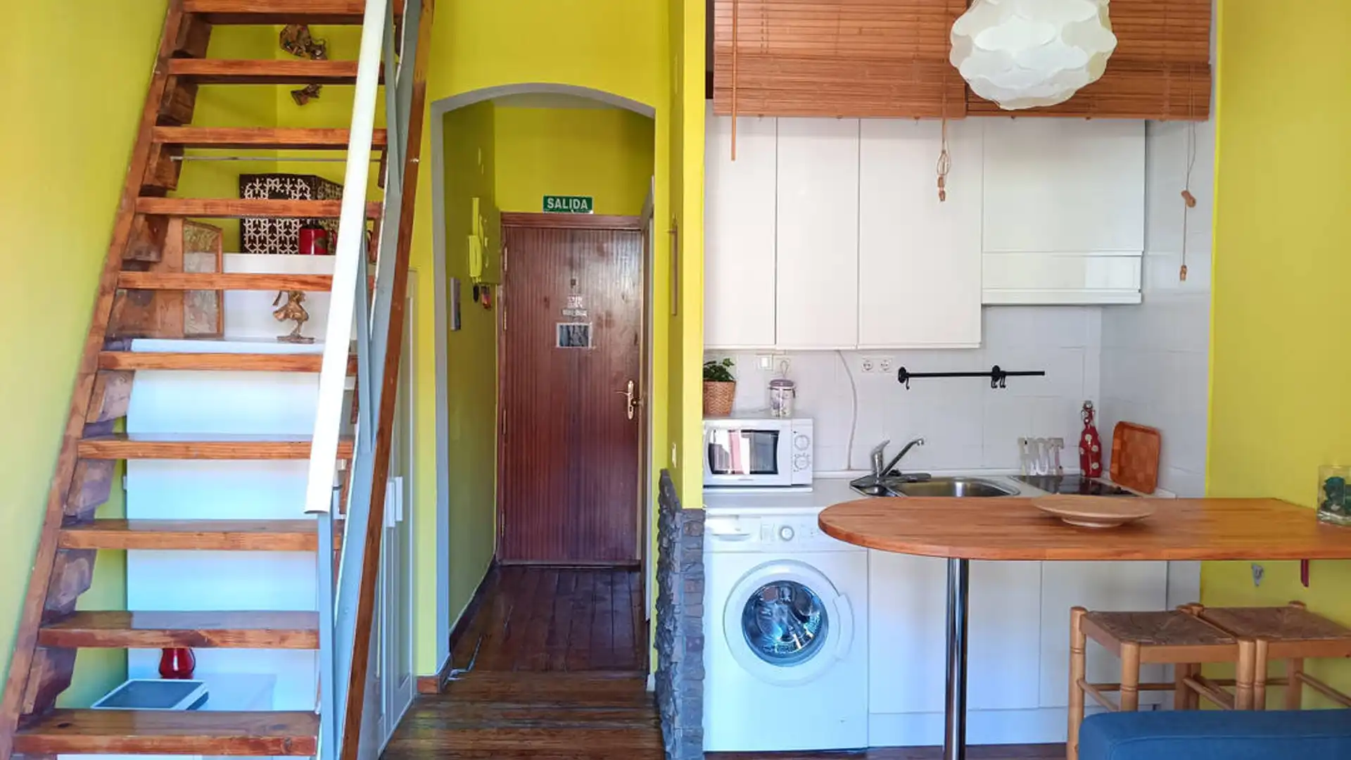 Cuina de Dúplex de lloguer en  Madrid Capital amb Aire condicionat, Calefacció i Rentadora