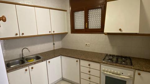 Foto 2 de Casa adosada de alquiler en Cases Noves, Lladó, Girona