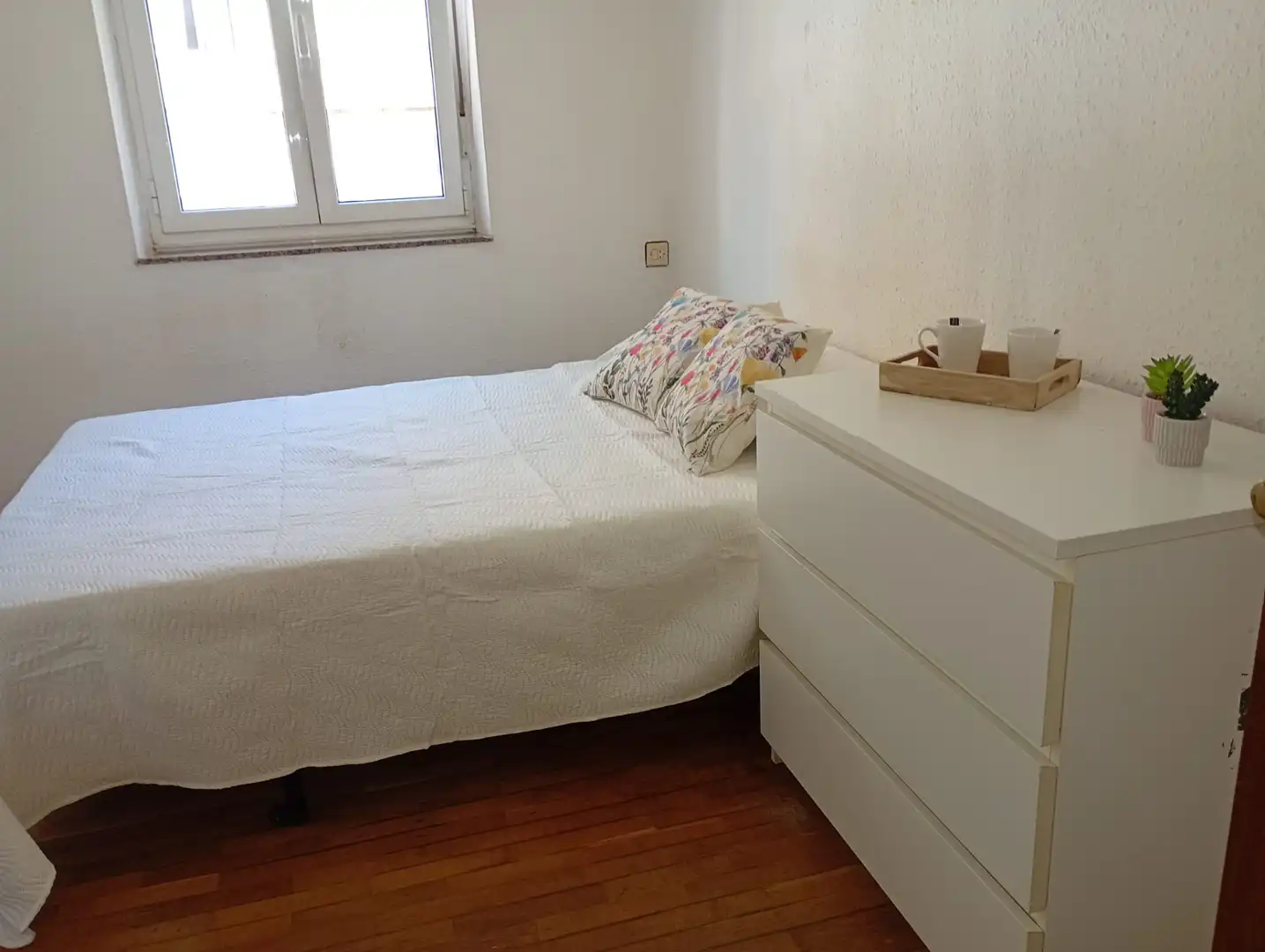 Schlafzimmer von Wohnung zum Verkauf in Gijón  mit Möbliert