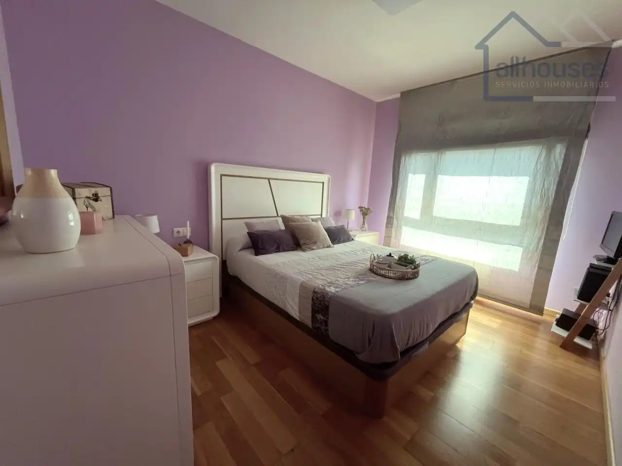 Habitación de Apartamento en venta en Vigo  con Calefacción, Piscina y Amueblado