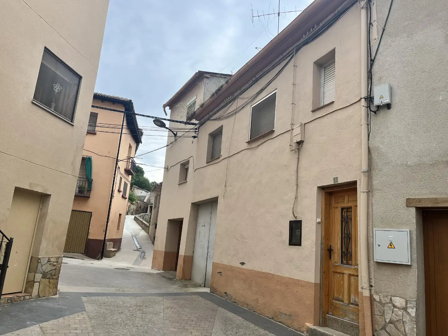 Houses for sale in El Grado