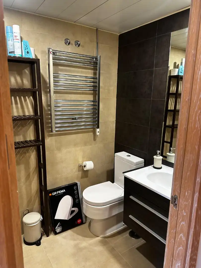Baño de Apartamento de alquiler en Las Rozas de Madrid con Aire acondicionado, Calefacción y Terraza