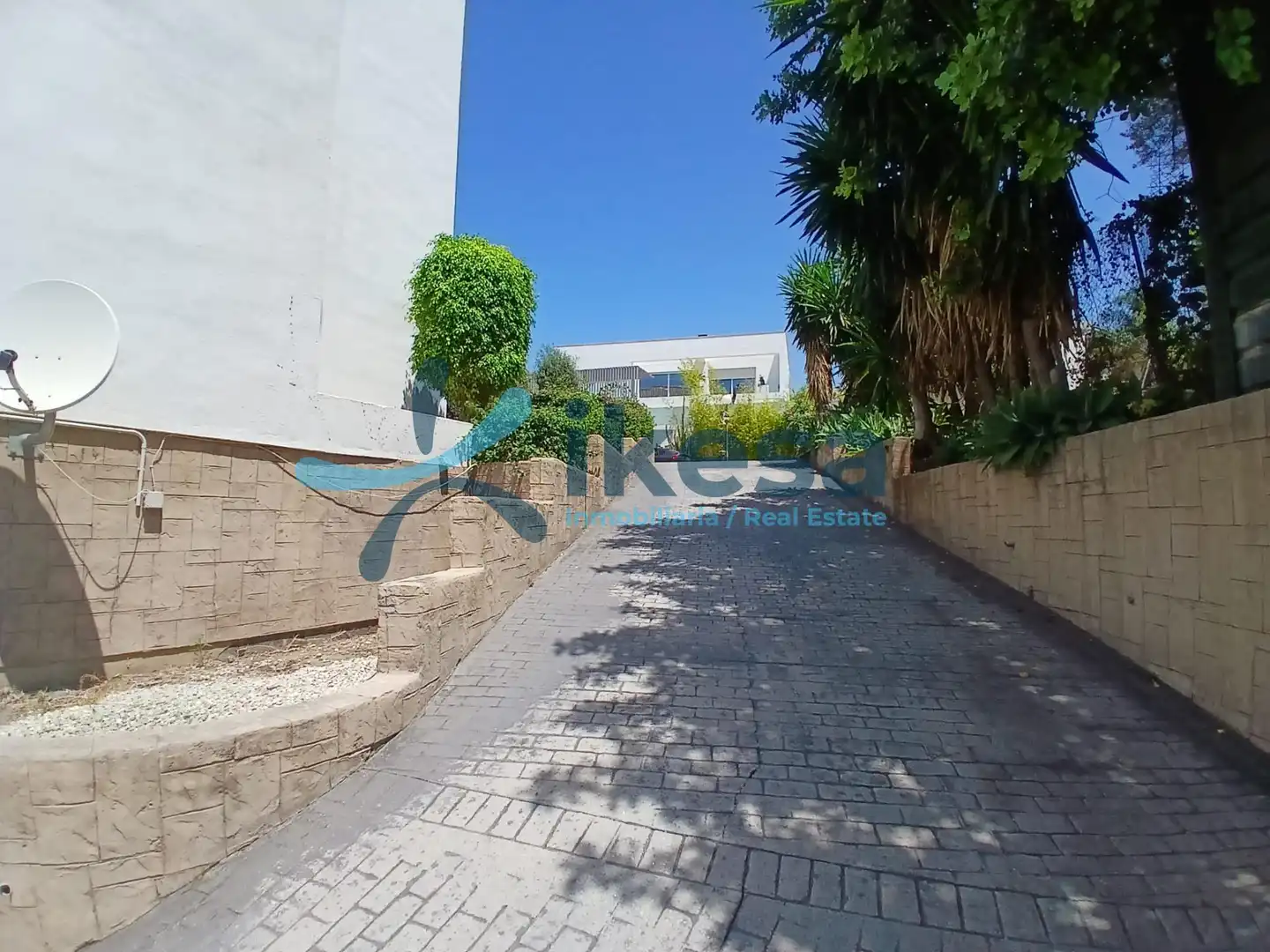 Vista exterior de Garatge en venda en Marbella