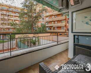 Exterior view of Flat for sale in  Barcelona Capital  with Air Conditioner, Furnished and Balcony