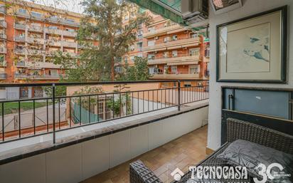 Exterior view of Flat for sale in  Barcelona Capital  with Air Conditioner, Furnished and Balcony