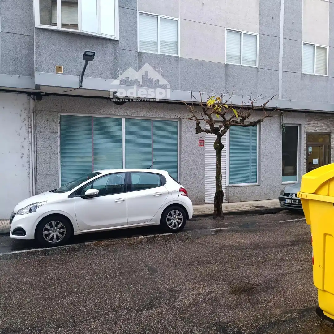 Local comercial en alquiler en Ponteareas, imagen 2