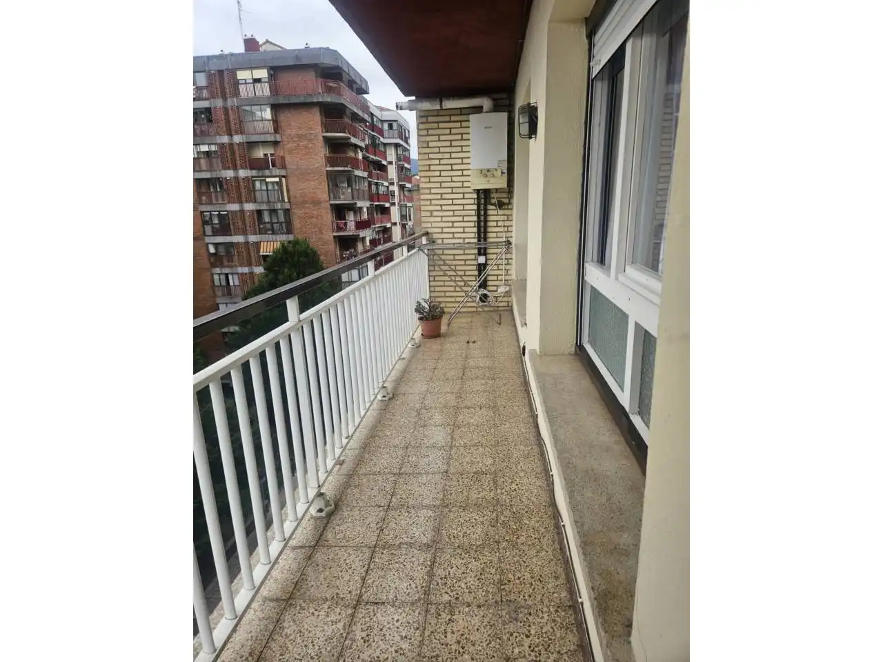 Terrassa de Pis en venda en Irun  amb Calefacció, Parquet i Traster