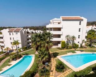 Vista exterior de Àtic de lloguer en Marbella amb Aire condicionat, Terrassa i Piscina