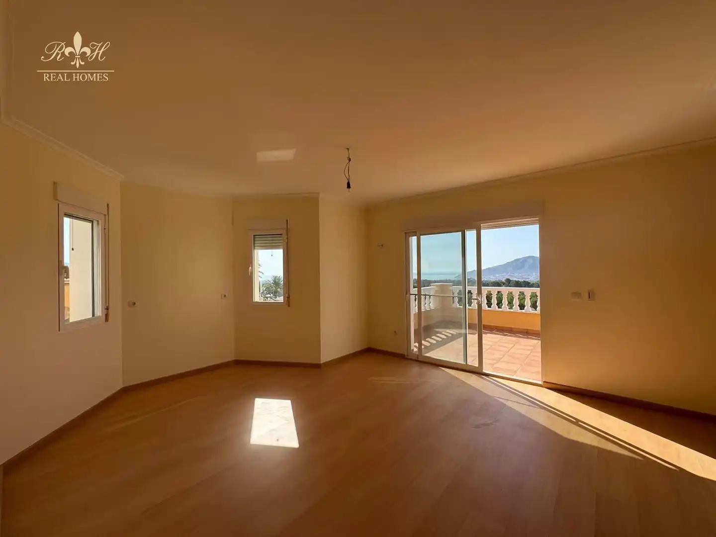 Living room of Houses for sale in L'Alfàs del Pi  with Air Conditioner, Heating and Swimming Pool