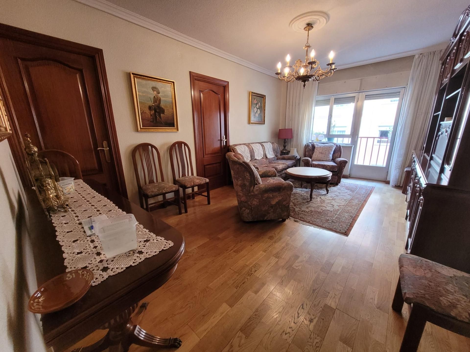 Sala d'estar de Pis en venda en Salamanca Capital amb Balcó