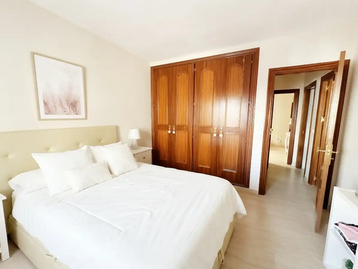 Dormitori de Pis en venda en Estepona amb Terrassa, Moblat i Forn