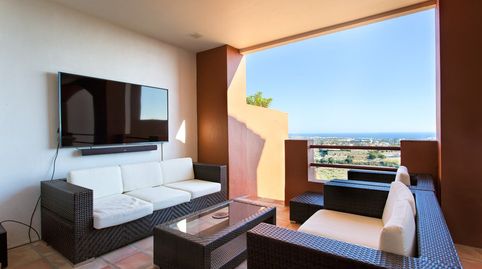 Casa Adosada con vistas al mar y montaña para venta en La Alqueria, Benahavis., imatge 4