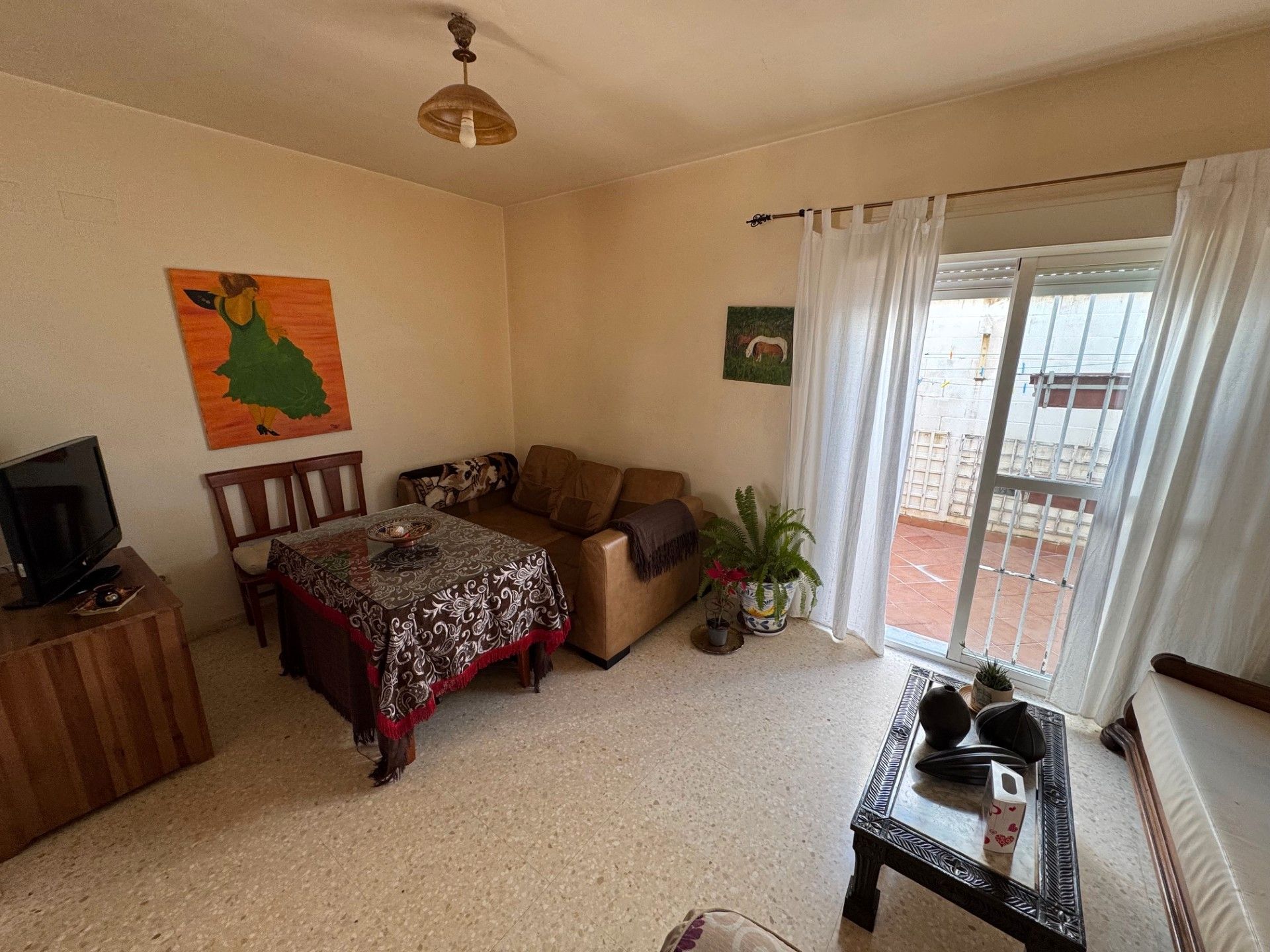 Sala d'estar de Casa adosada en venda en Tocina amb Jardí privat