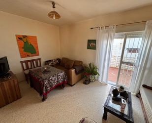 Sala d'estar de Casa adosada en venda en Tocina amb Jardí privat