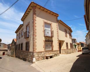 Vista exterior de Casa o xalet en venda en Valdeverdeja amb Terrassa