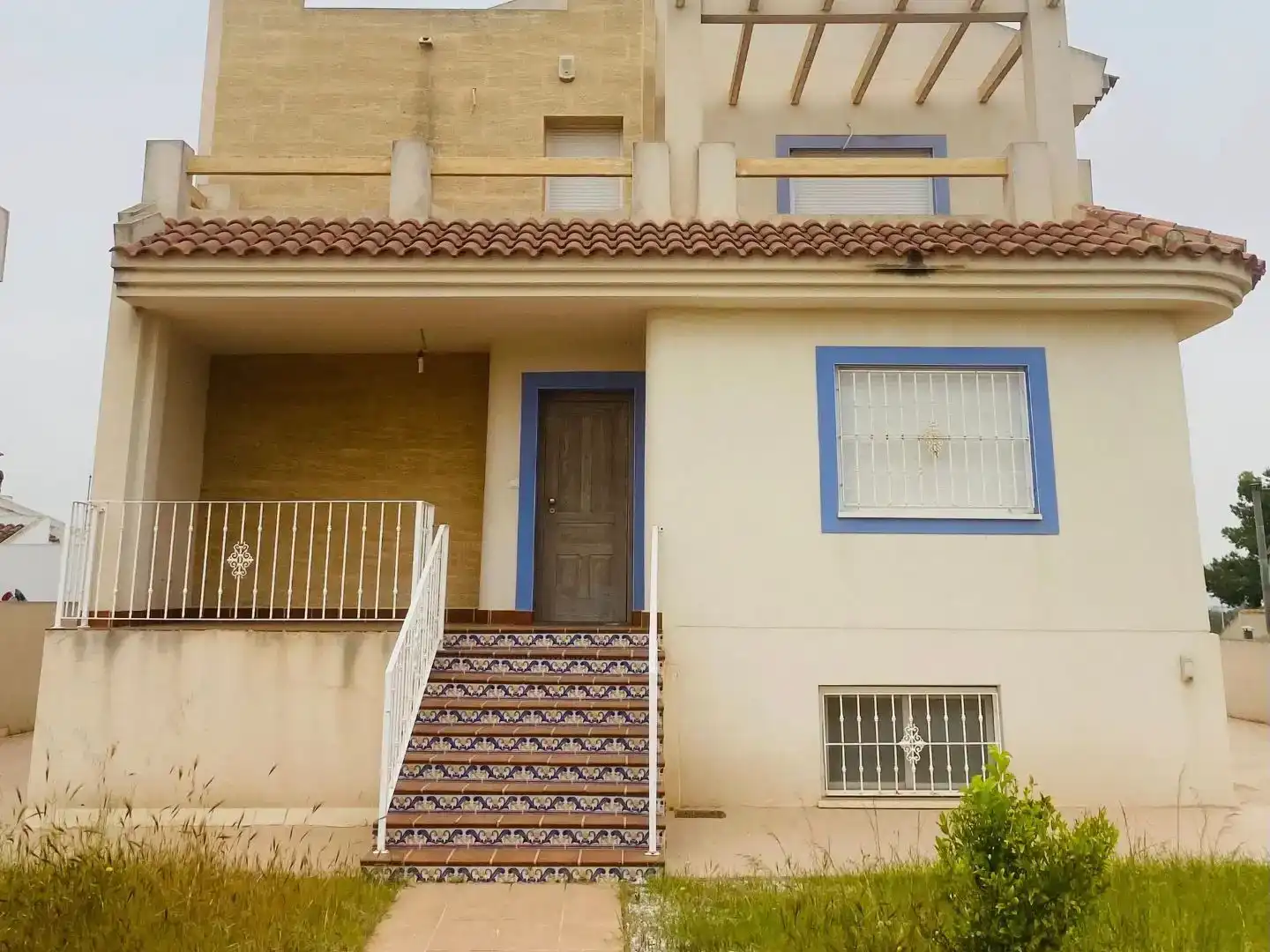 Vista exterior de Casa o xalet en venda en Bigastro amb Piscina i Balcó