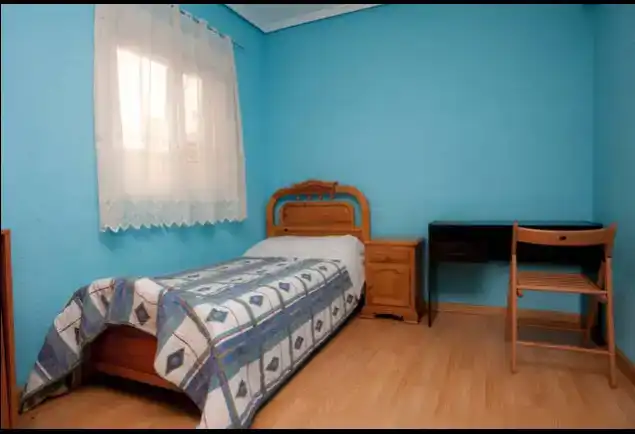 Habitación de Piso para compartir en Catarroja con Parquet y Amueblado