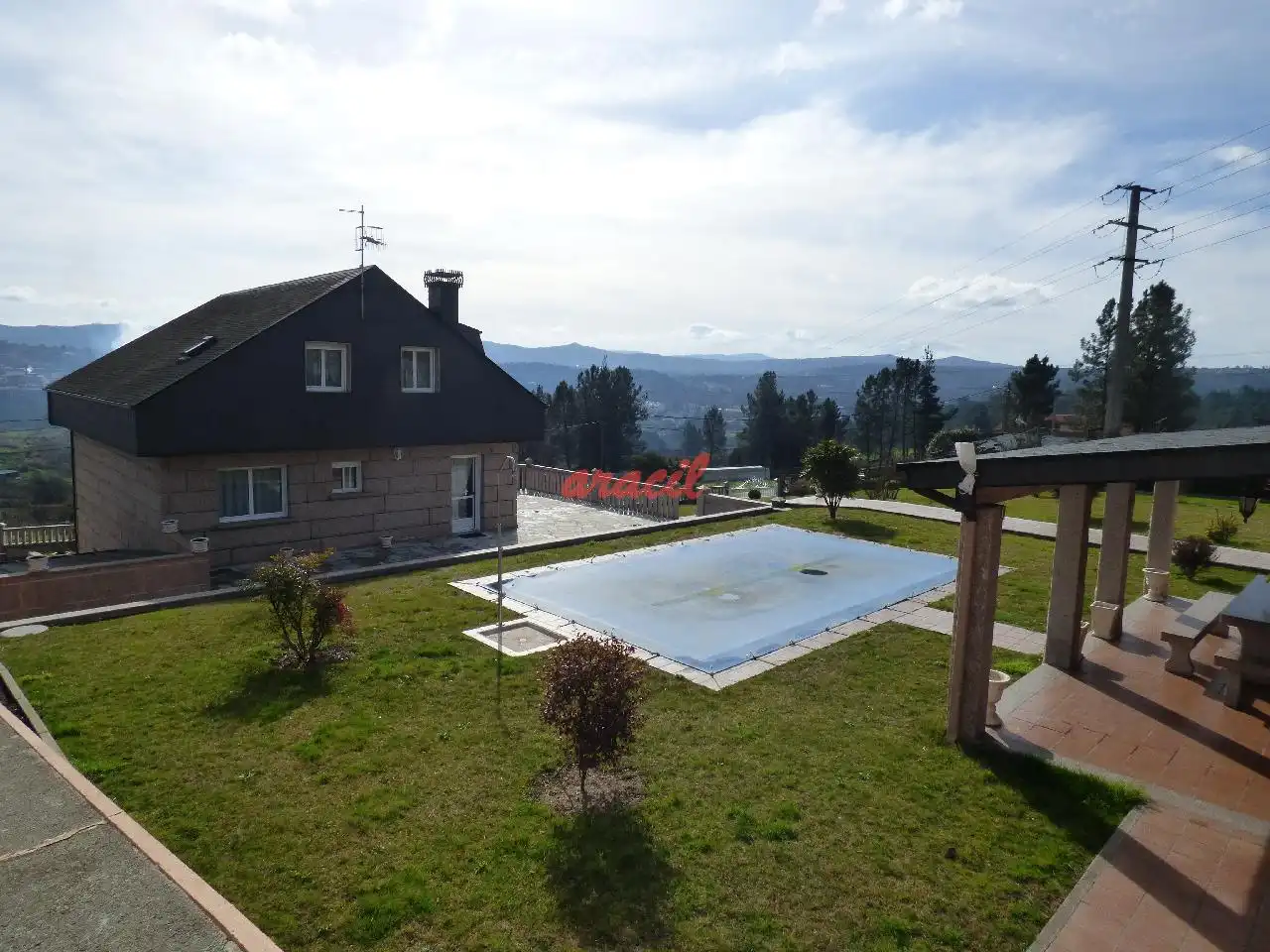 Piscina de Casa o xalet en venda en Ourense Capital  amb Calefacció, Jardí privat i Terrassa