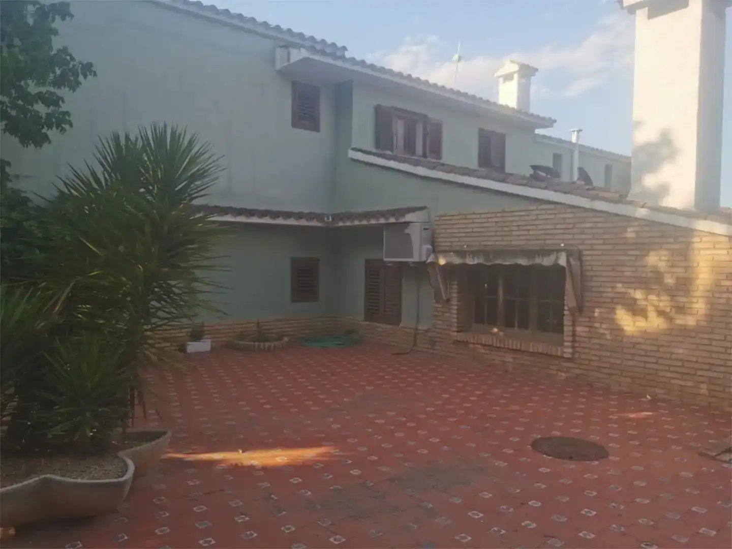 Vista exterior de Casa o xalet en venda en Canals amb Aire condicionat, Jardí privat i Parquet