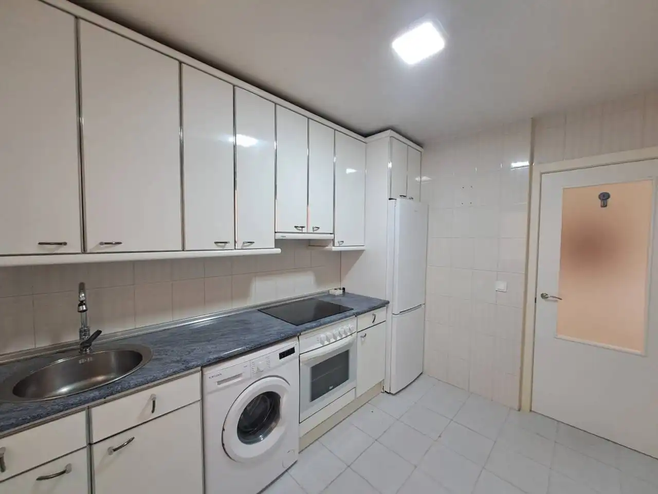 Kitchen of Flat for sale in Burgos  with Heating, Parquet flooring and Storage room