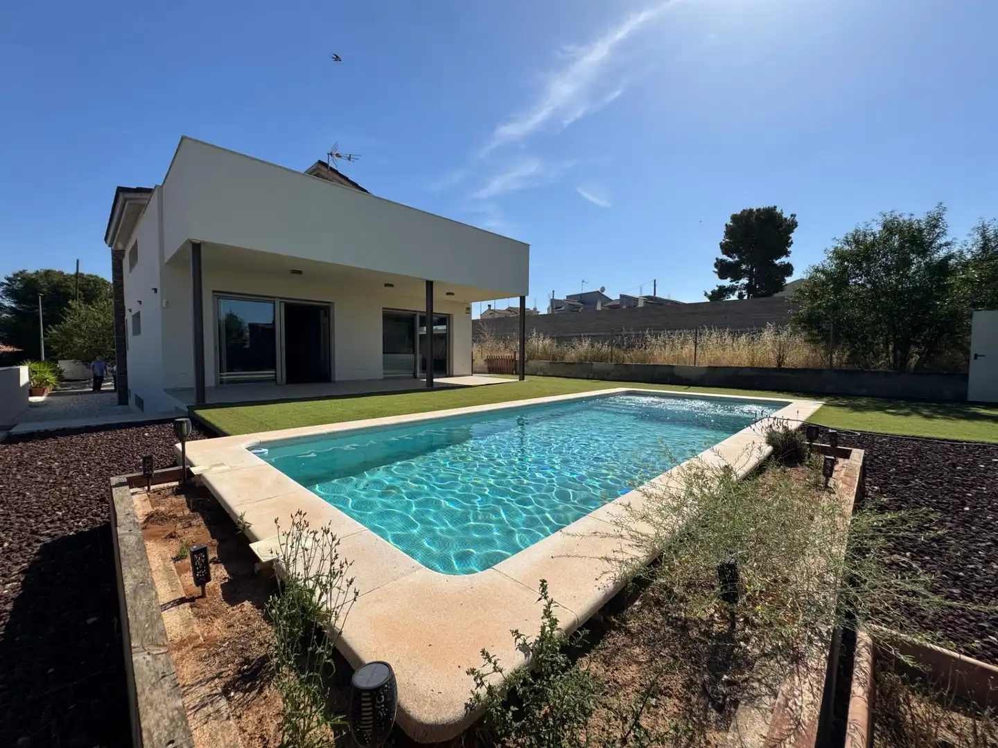 Swimming pool of Houses for sale in La Pobla de Vallbona  with Air Conditioner, Private garden and Terrace