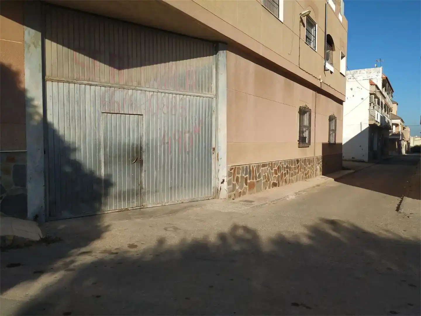 Vista exterior de Local de alquiler en Vícar
