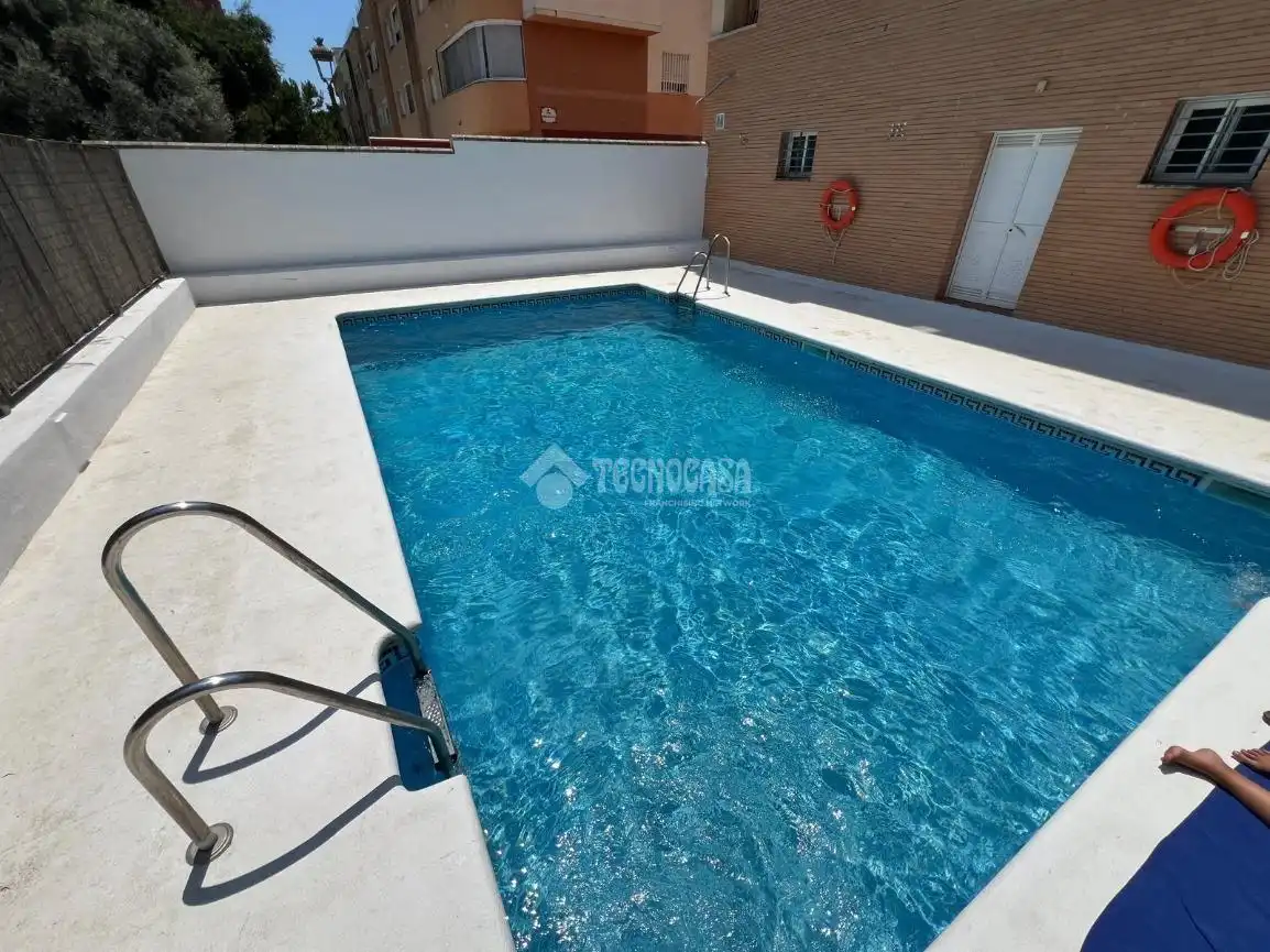 Piscina de Piso en venta en Estepona