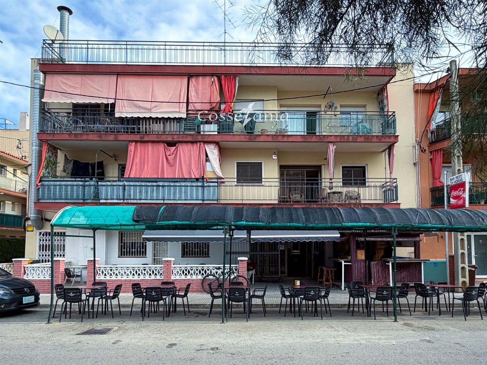 Exterior view of Premises for sale in Cunit