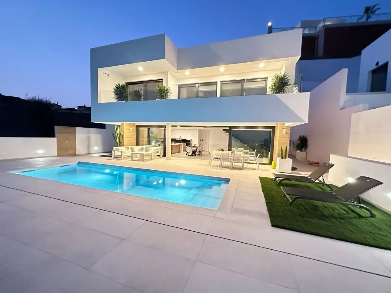 Terrassa de Casa o xalet en venda en Nerja amb Aire condicionat, Calefacció i Jardí privat