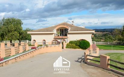 Vista exterior de Finca rústica en venda en Montserrat amb Aire condicionat, Calefacció i Jardí privat