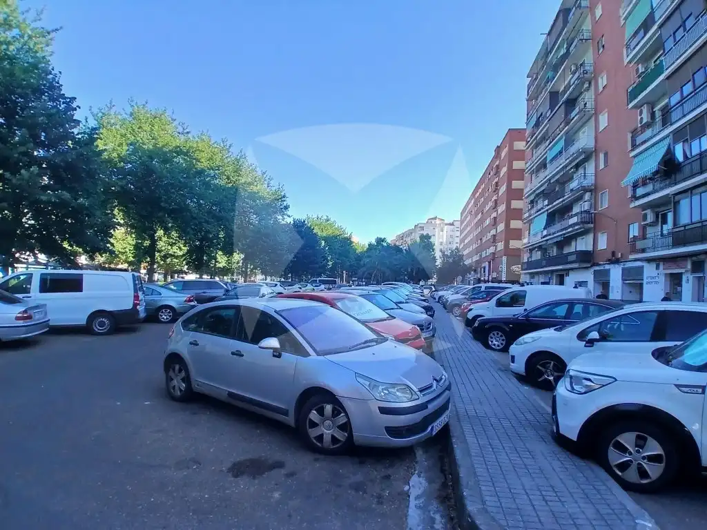 Parkplatz von Geschaftsraum zur Miete in Badajoz mit Klimaanlage