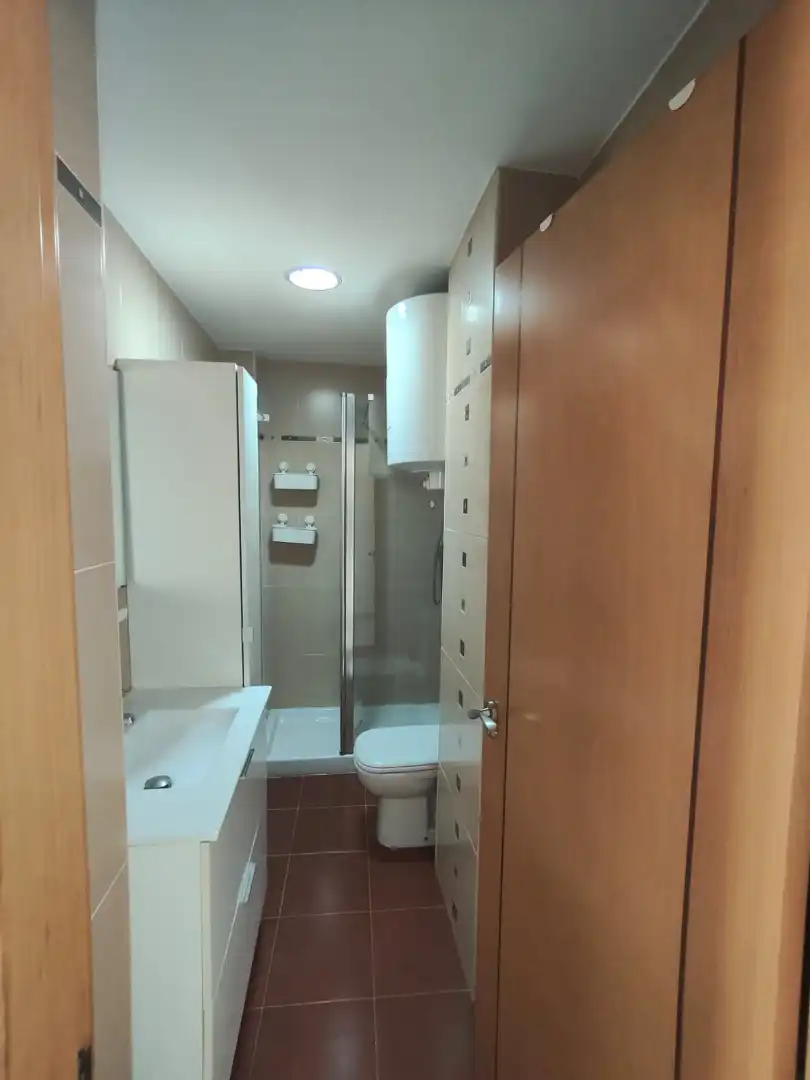 Bathroom of Study for sale in Granada  with Air Conditioner, Heating and Furnished