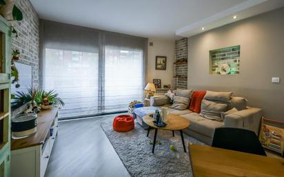 Living room of Flat for sale in Sabadell  with Air Conditioner and Balcony