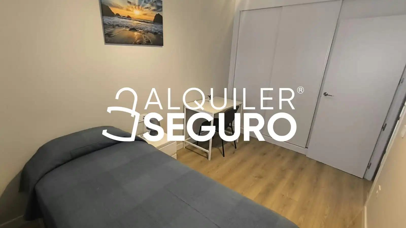 Habitación de Piso de alquiler en Sevilla con Aire acondicionado, Trastero y Piscina